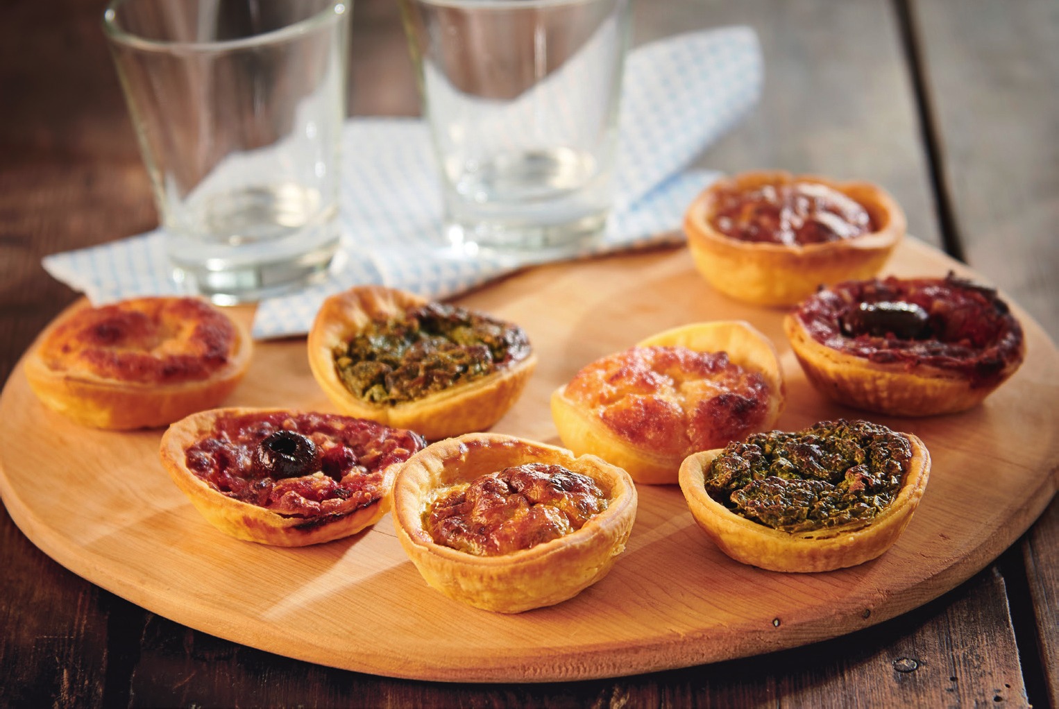8 MINI QUICHES 