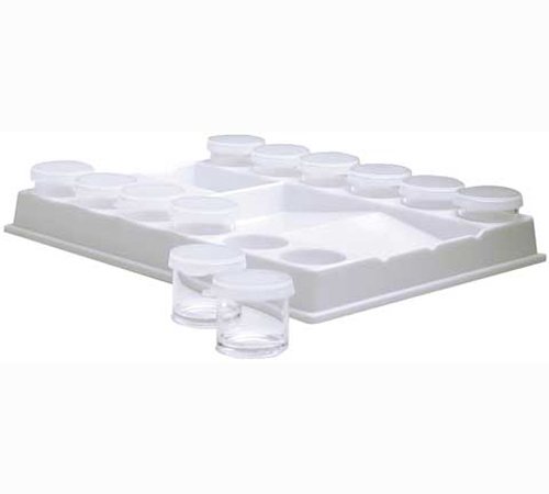 Palette en plastique avec peinture épargnants