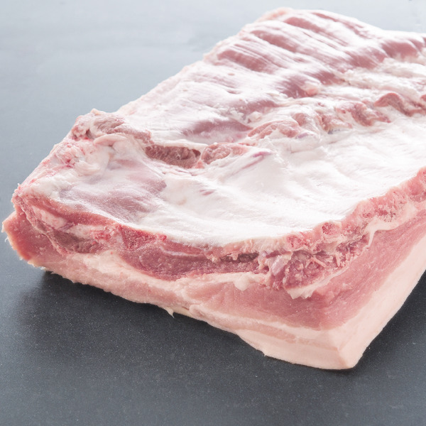  Porc : Poitrine Entière Avec Os  code EAN 0205390000000 