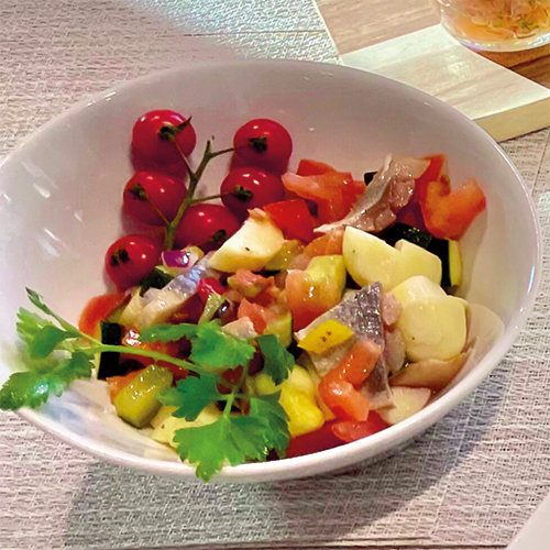  SALADE DE HARENGS, PETITS LÉGUMES, VINAIGRE DE FRAMBOISES code EAN 0207061027421 