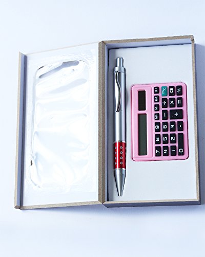 Silver Design Pen And Pink Mini Calculator Coffret cadeau en boîte avec élégant stylo design argent et rose Mini calculatrice cadeau idéal pour femme fille étudiant nouvelle collection 0606595452844 (0606595452844)
