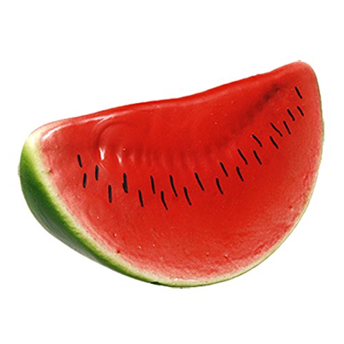 Une piece de faux melon d'eau en mousse pour la...