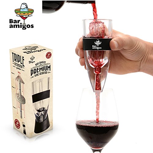 Bar Amigos Premium wine aerator aérateur de vin - globalement breveté triple action design - utilisé par les amateurs de bon vin experts sommeliers et restaurants du monde entier - facile à nettoyer - comprend un support d'affichage, voyage sac et boîte-cadeau exclusif - idée cadeau parfait - pour vin rouge et blanc boisson - garantie à vie code EAN 0700461154518 