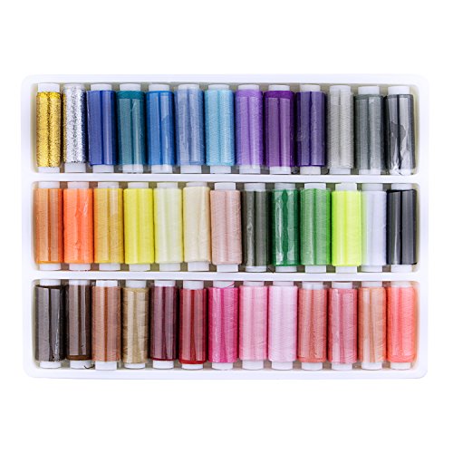 Une boîte de 39 bobines colorés fils à coudre s...