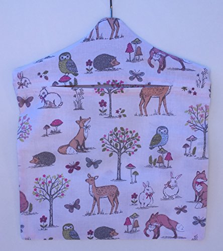 CUSHIONS2U Fait à la main Woodland animaux Imprimé Sac à pinces à linge et cintre en bois Crème 0730656786101 (0730656786101)