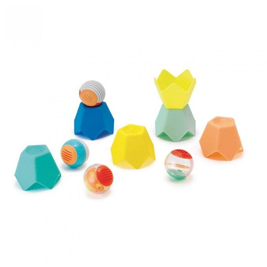  Infantino Gobelets gigognes et balles d'activités encastrables Multicolore  code EAN 0773554150841 