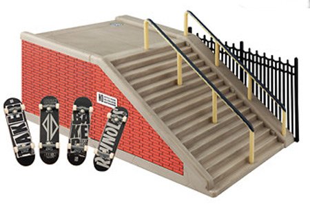 TECH DECK /13872/ HOLLYWOOD HIGH + 4 FINGER SKATES