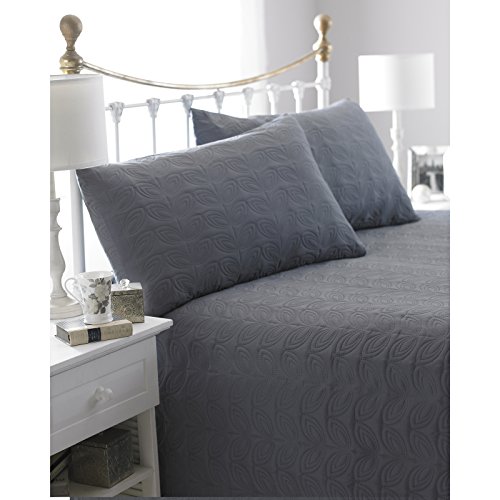 couvre-lit en relief, lit quelques pas, de la l...