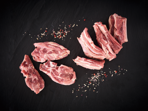  AGNEAU : ASSORTIMENT DE COLLIER, POITRINE À GRILLER OU POITRINE*  code EAN 0972000000139 