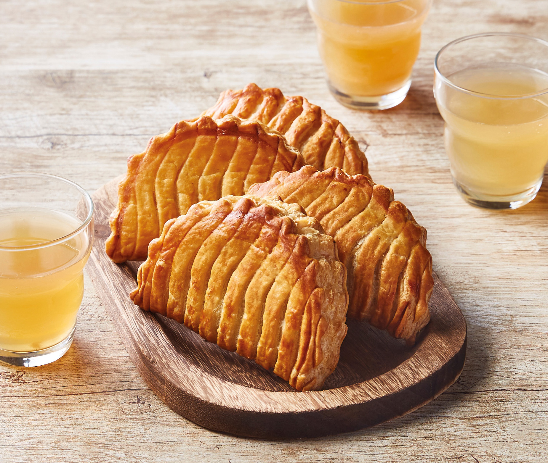  3 CHAUSSONS AUX POMMES U + 1 OFFERT code EAN 2000000250939 