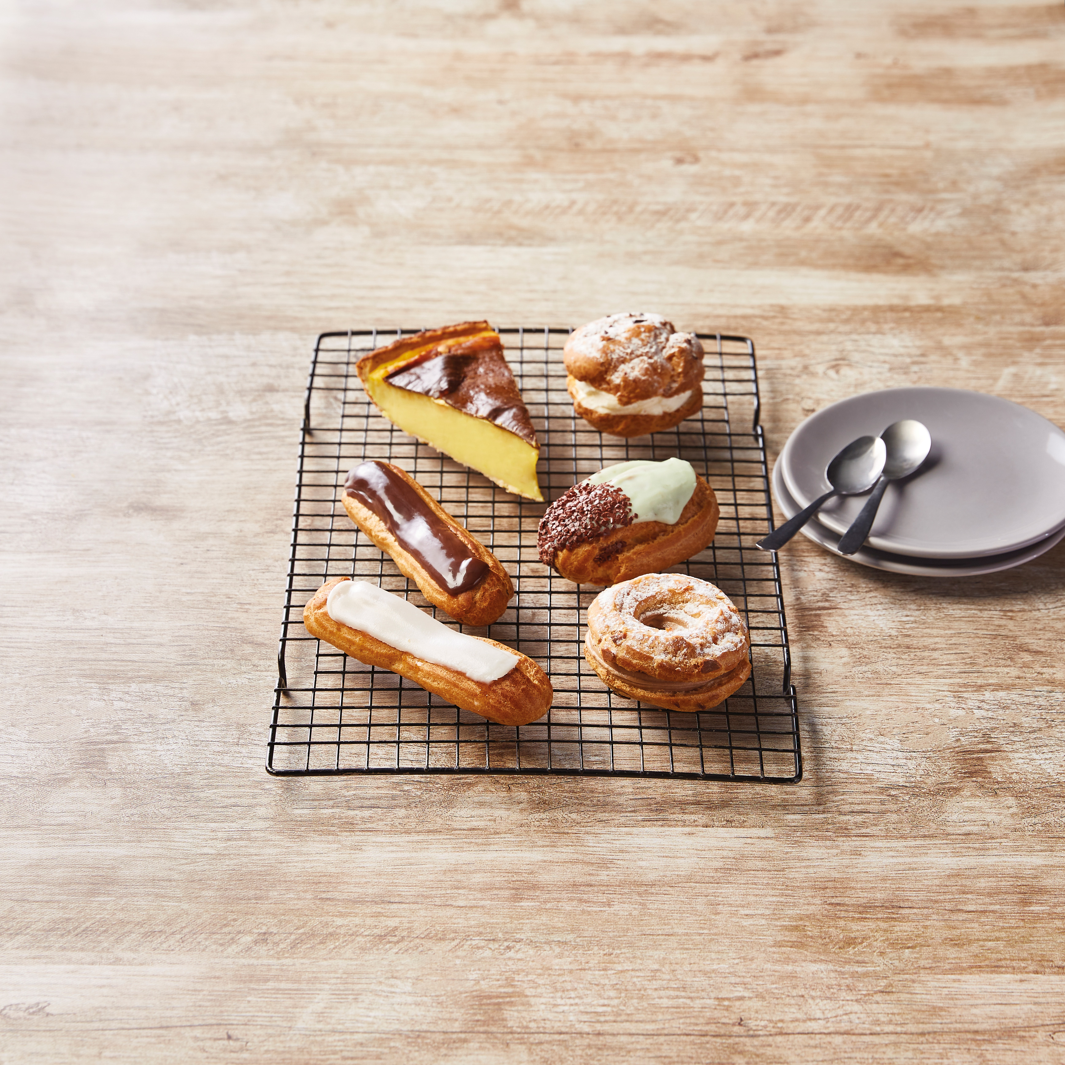  4 PATISSERIES ASSORTIES + 2 OFFERTES code EAN 2000000315195 