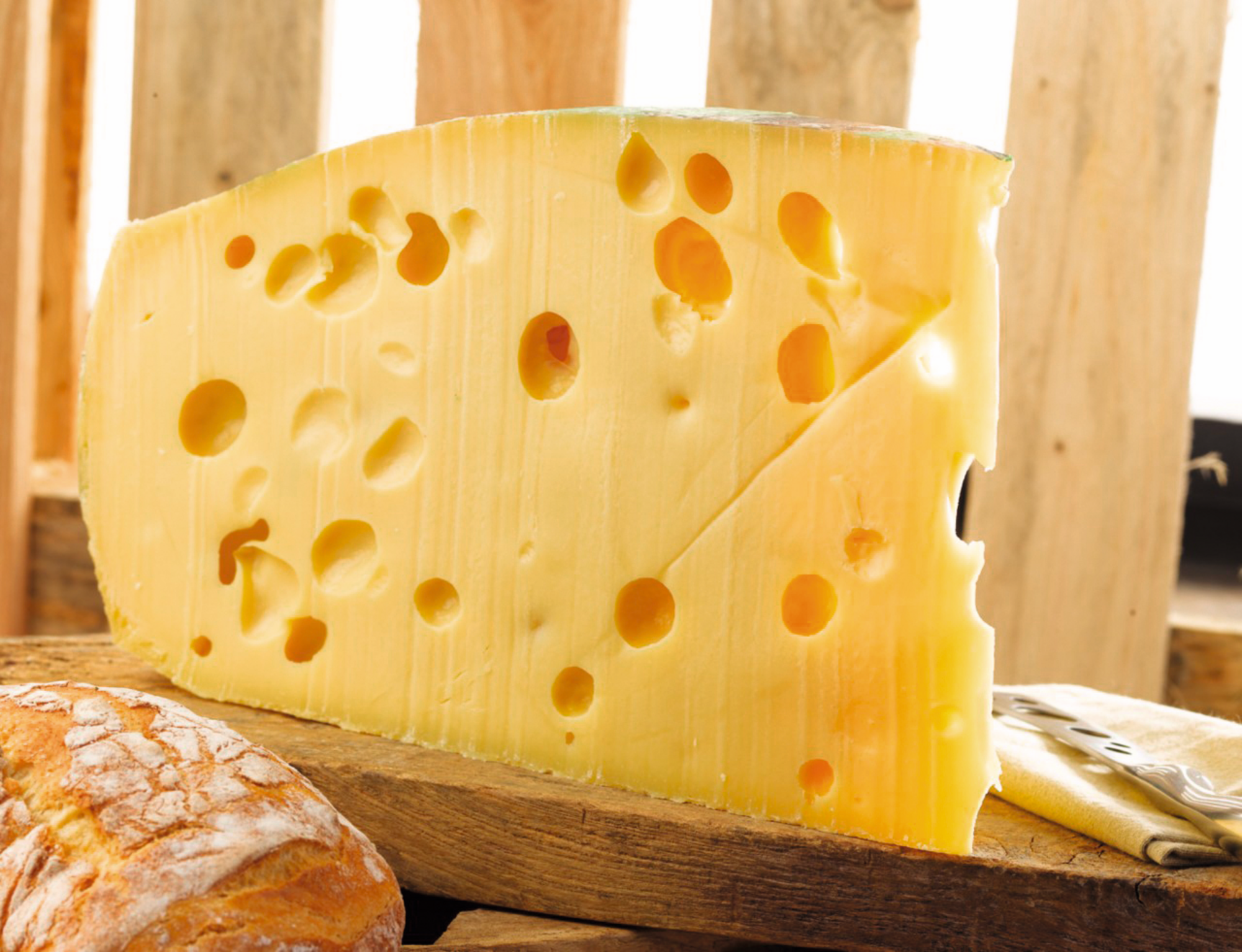 LE MONTAGNON Emmental 31.5% Mat.Gr. code EAN 2190191 