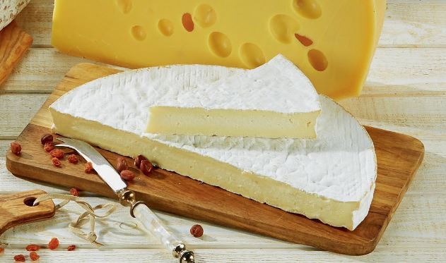  BRIE DE MEAUX A.O.P (4) 22% MAT. GR.(3) “NOS RÉGIONS ONT DU TALENT” code EAN 2860075 
