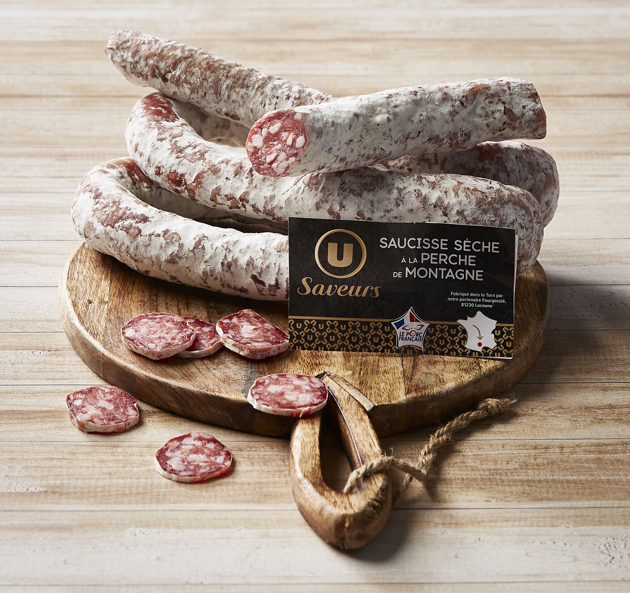  SAUCISSE SÈCHE DE MONTAGNE À LA PERCHE OU SAUCISSON SEC BRIDÉ DE MONTAGNE U SAVEURS code EAN 2885988000000 