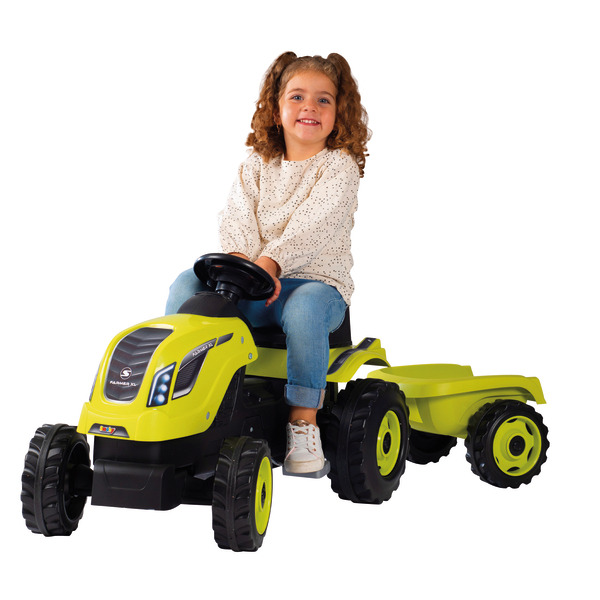 Tracteur à pédales avec remorque