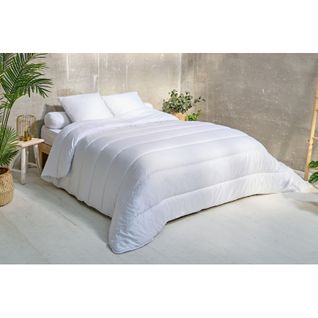 ATELIERS DU NORD ATELIERS DU NORD Couette Chaude Anti-acariens 220x240cm code EAN 3153633474612 