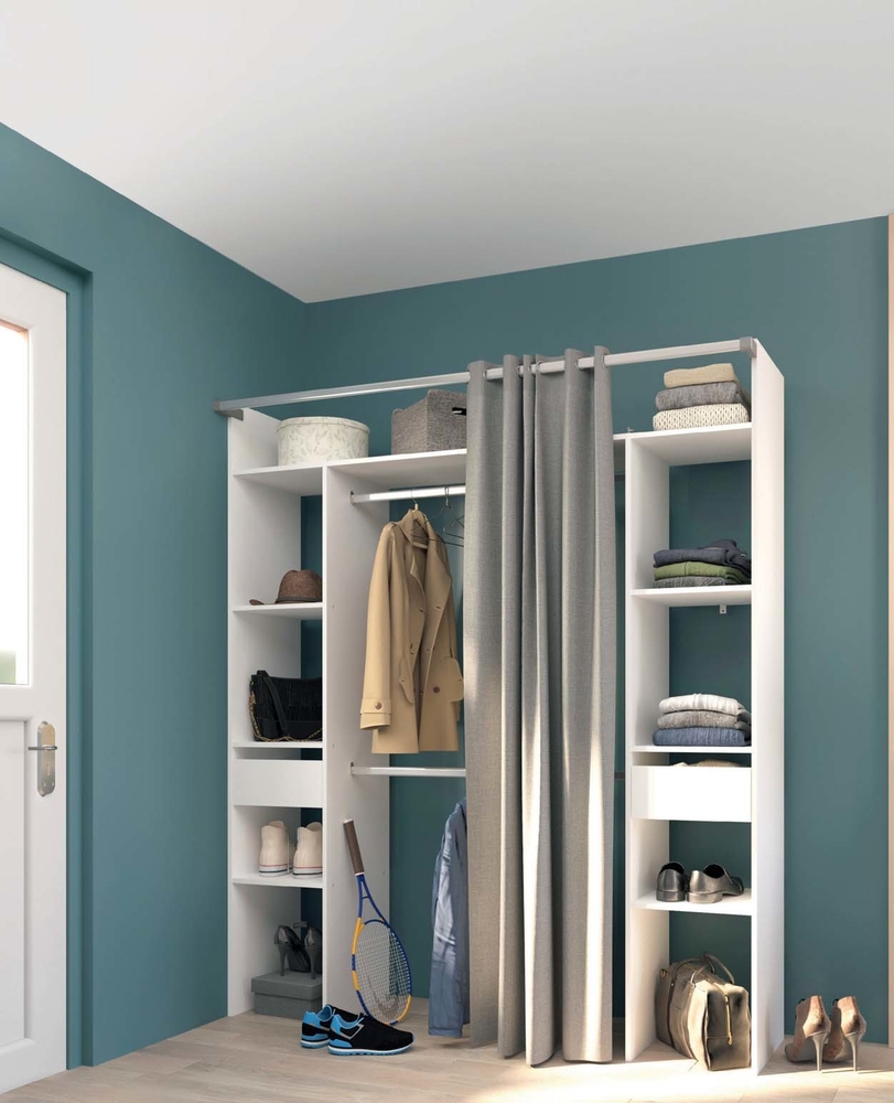 RANGEMENT AVEC RIDEAU