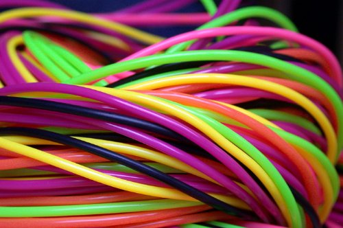 LOTS DE 50 FILS SCOUBIDOUS FLUO ET PAILLETTE