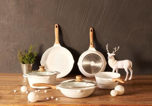 Poele 24 cm manche effet bois