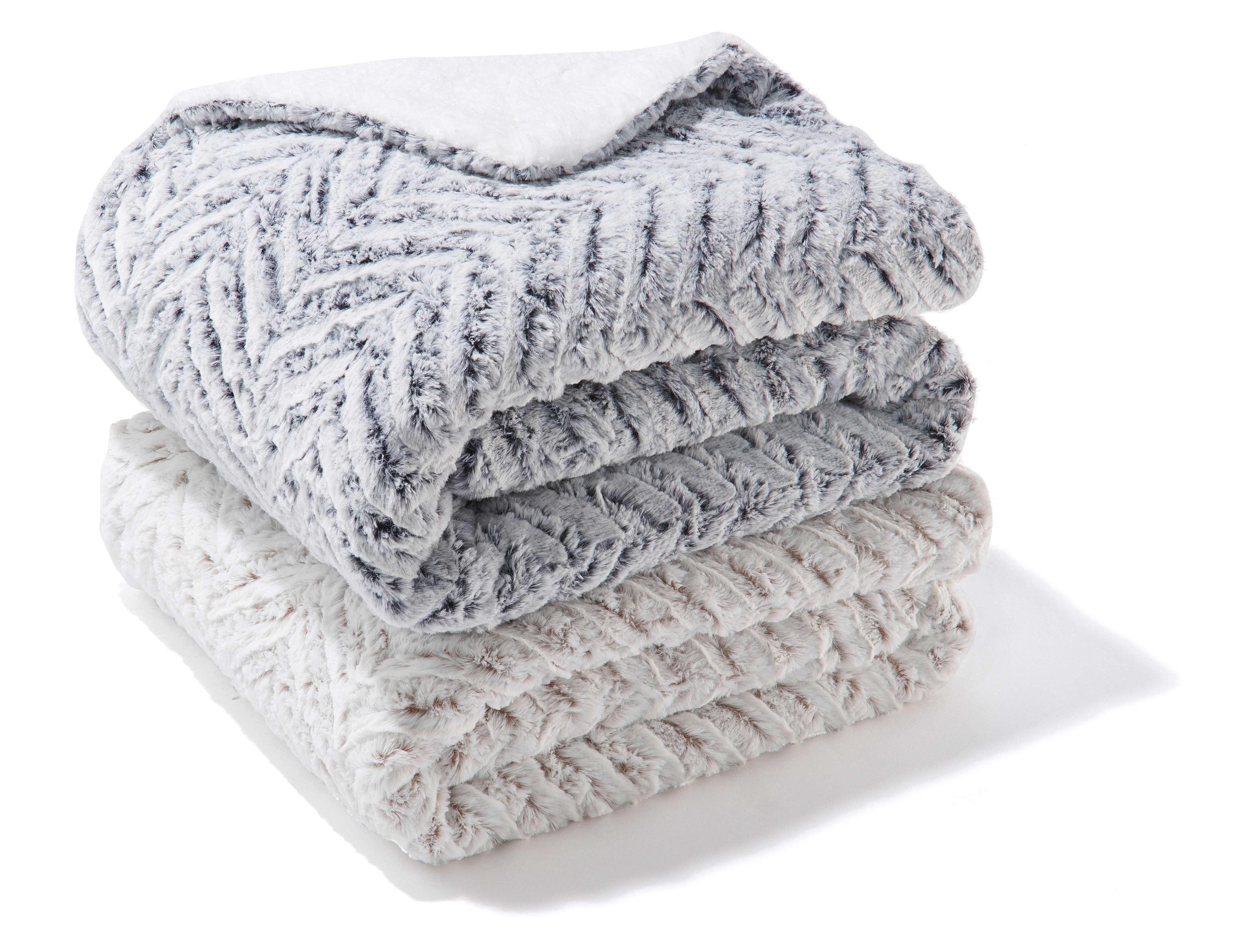 Plaid fausse fourrure 125 x 150 cm AIGLE