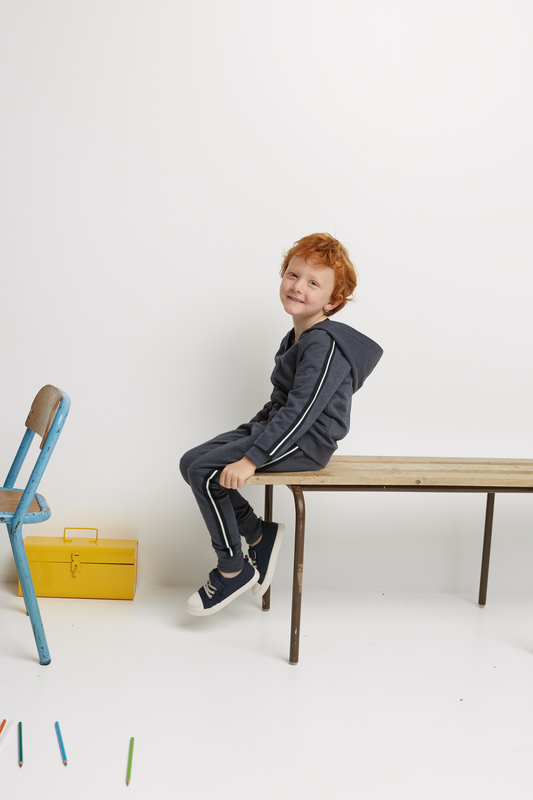 SWEAT ZIPPÉ GARÇON AVEC BANDES CÔTÉS eldys