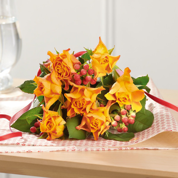Bouquet duo roses hypericum 3270190837435 (3270190837435)