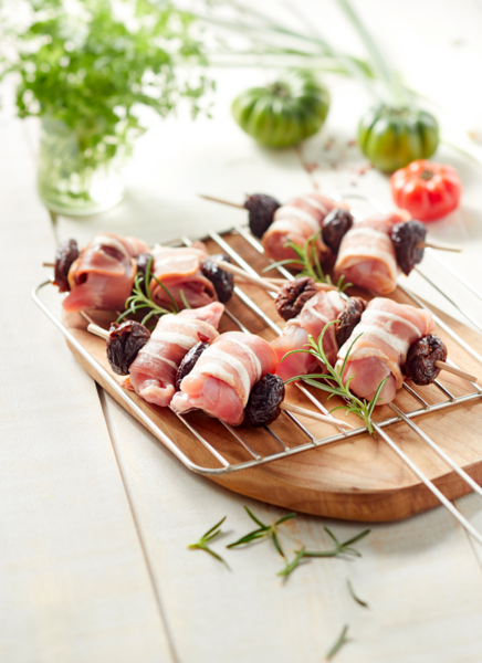  BROCHETTE DE LAPIN AUX PRUNEAUX ET POITRINE FUMÉE  code EAN 3277820082197 