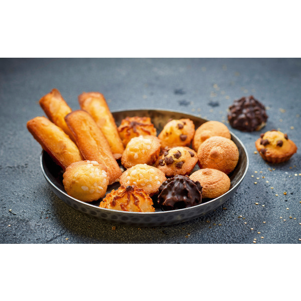 Assortiment de petits fours moelleux (e)