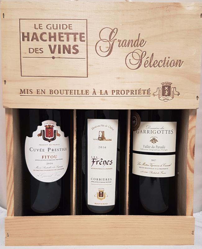 COFFRET DE 3 BOUTEILLES AOP FITOU ROUGE - AOP CORBIÈRES ROUGE - IGP VALLÉE DU PARADIS ROUGE Le Guide des Vins Hachette 3331560530070 Le Guide des Vins Hachette COFFRET DE 3 BOUTEILLES AOP FITOU ROUGE - AOP CORBIÈRES ROUGE - IGP VALLÉE DU PARADIS ROUGE Le Guide des Vins Hachette 3331560530070 Le Guide des Vins Hachette
