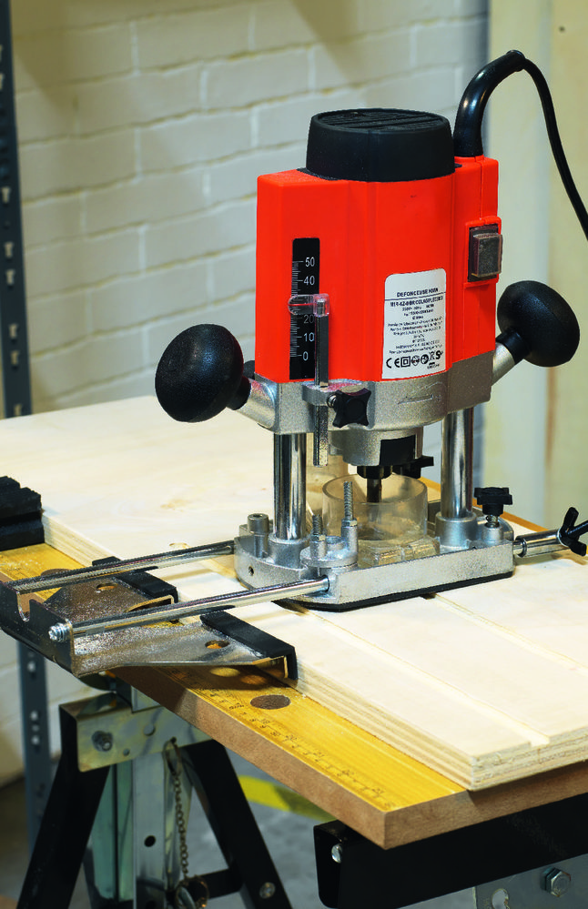  DÉFONCEUSE 900 W code EAN 3459223283962 