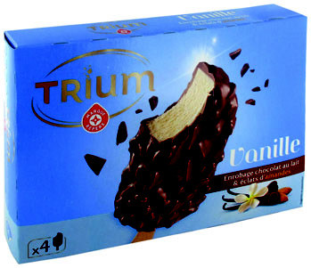 marque_repere 4 BÂTONNETS À LA VANILLE ENROBAGE CHOCOLAT AU LAIT ET AMANDES “TRIUM code EAN 3564700715444 