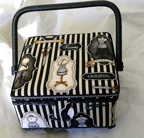 Très Belle Boite à Couture Mannequins Modèle Carré