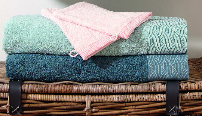 LOT DE 2 GANTS DE TOILETTE 15 X 21 CM