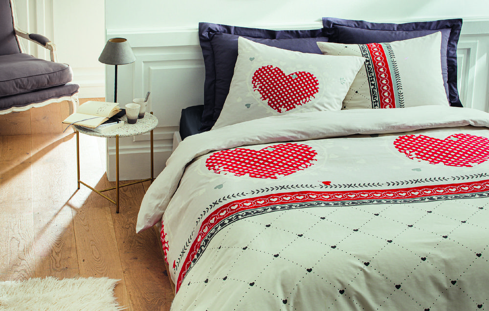 PARURE HOUSSE DE COUETTE 240X220 CM + 2 TAIES D'OREILLER 63 X 63 CM 3601029968189 Tissaiarouge