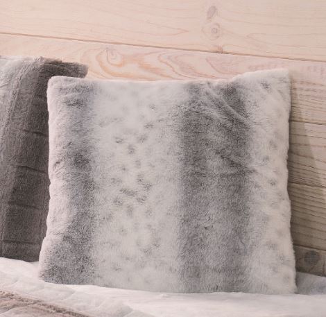 COUSSIN IMITATION FOURRURE 40 X 40 CM