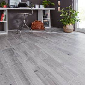  Sol stratifié à clipser Gladstone effet chêne gris L.129 x l.19.4 cm Ep. 8mm GoodHome code EAN 3663602997726 