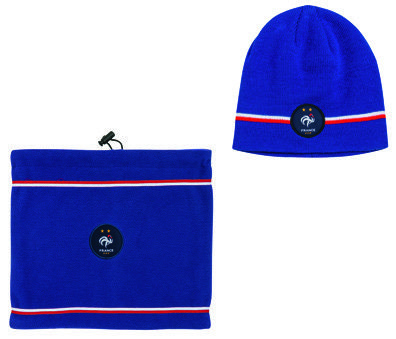 COFFRET BONNET ET TOUR DE COU