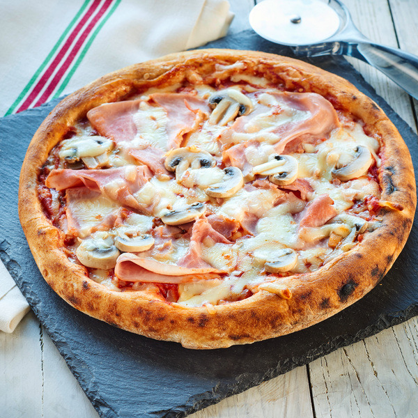  Pizza jambon supérieur champignons mozzarella  code EAN 3700009272701 