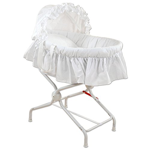 Couffin bébé avec textile blanc brodé rétro et ...