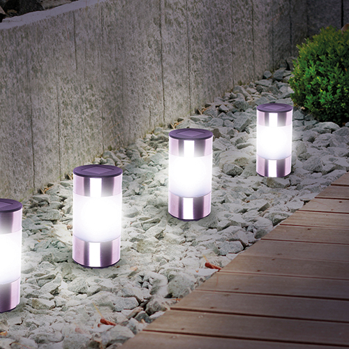 4 BORNES SOLAIRES À PLANTER OU À POSER