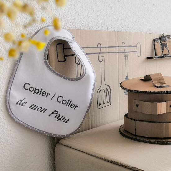  Trois Kilos Sept Bavoir 1er âge - Copie/Colle papa - Oeko Tex Gris  code EAN 3701322702128 