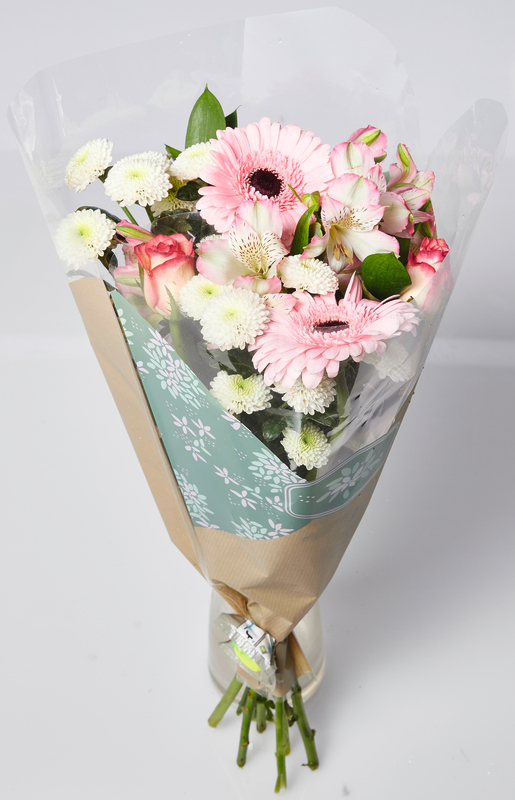  BOUQUET DE 10 ROSES 50 CM OU BOUQUET COMPOSÉ DE 10 TIGES  code EAN 3920201000026 