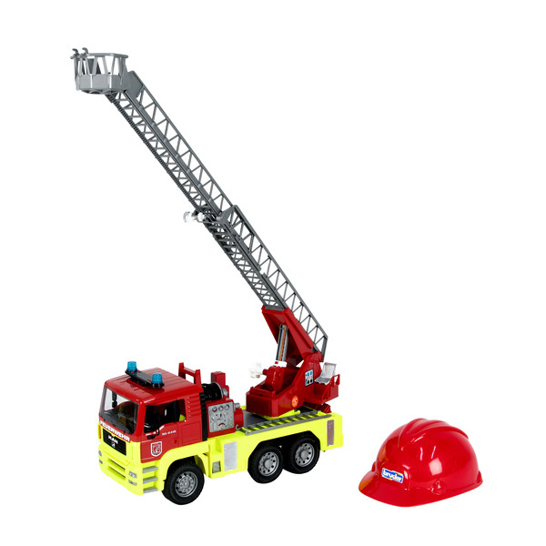 Camion de pompier MAN avec casque d'intervention