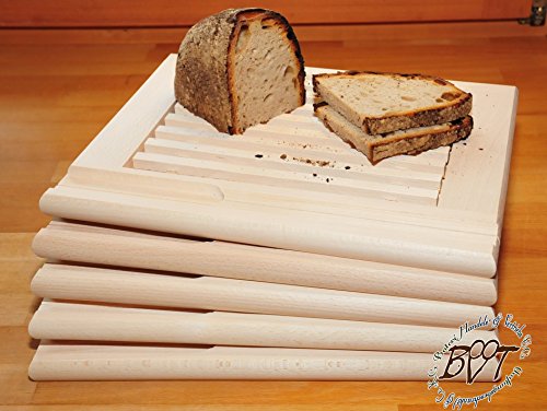 BTV Planches à découper à pain avec récupérateur, Lot de 5 - massif de qualité supérieure env. 24 mm Forte Planches en bois avec Ramasse Miettes + Grille ramasse-miettes/Grille carrée, avec grille de coupe amovible Naturel, avec des bords arrondis, dimensions?: env. 36 cm x 29 cm que temps Pain Grillé Planche Plateau à Repas, Bayerisches brettl avec manche en bois, nouveau massive Planches à découper Assiettes à Steak schinkenbrett rustique, jambon BTV les assiettes de, bois code EAN 4251200217279 