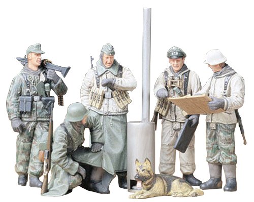 - 35212 - maquette - soldats allemands au rappo...