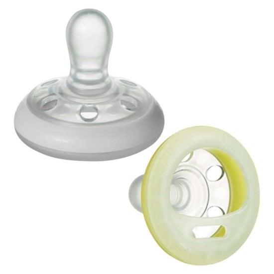  Tommee Tippee 2 Sucettes Closer to Nature forme naturelle Modèle Nuit  code EAN 5010415334848 