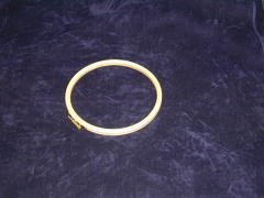 Cercle à broder en bois avec fermeture à vis, e...