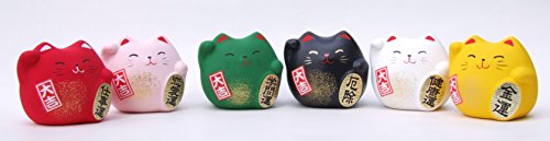 6 chats Maneki Neko colorés
