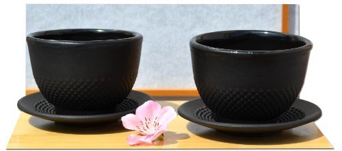 2 tasses et 2 soucoupes incluses