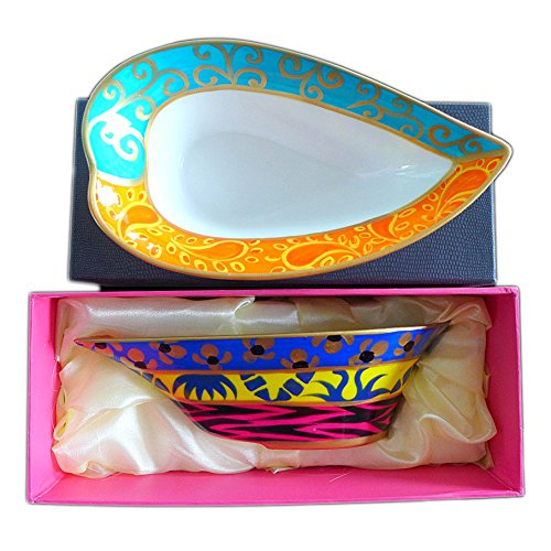 Caroline @ CHH Design Bol en forme de cœur, peint main sur de la fine porcelaine anglaise, dessin original 'Happy'. Coffret cadeau chic, pour offrir a une femme spéciale pour leur anniversaire, ou Noël! code EAN 5060282785335 